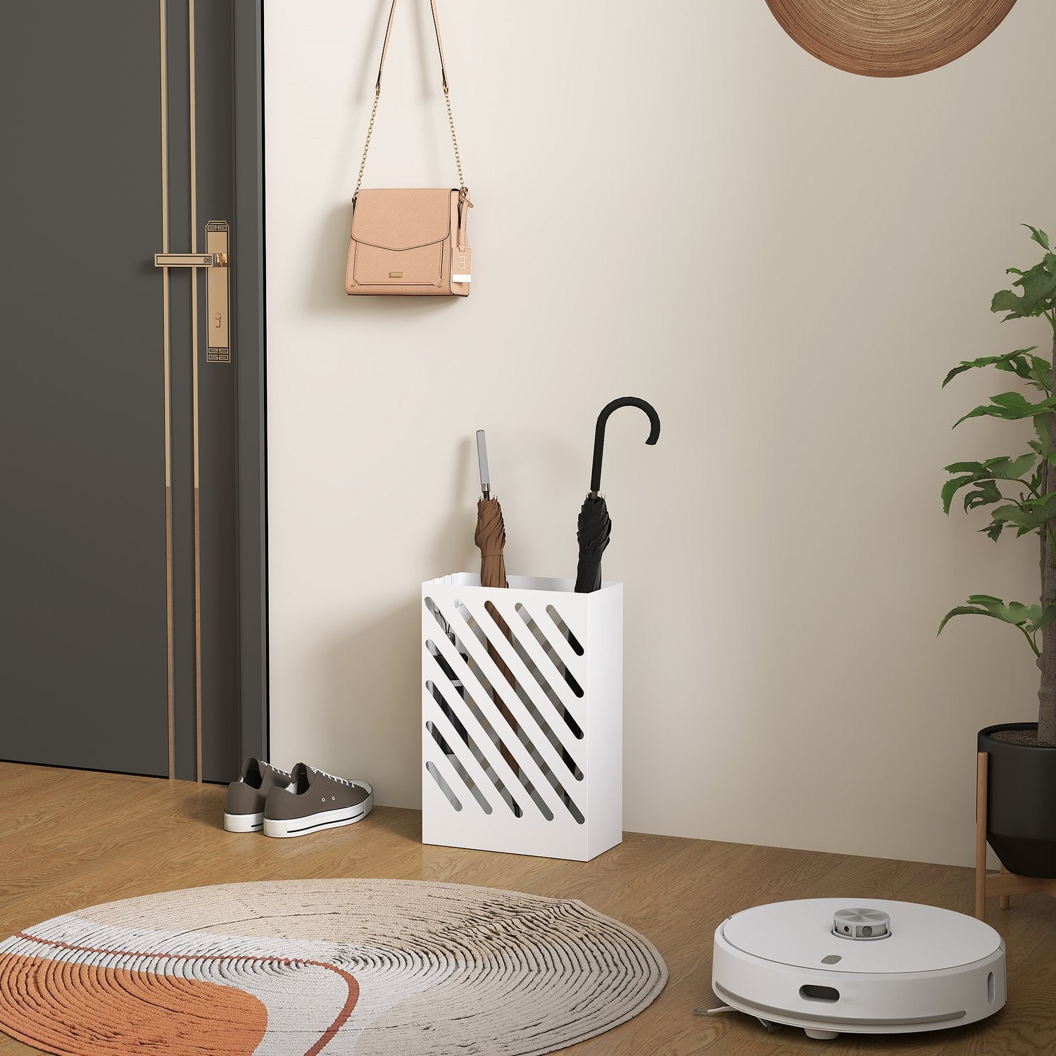 Paraplyställ i vit stål med krokar och vattenbricka