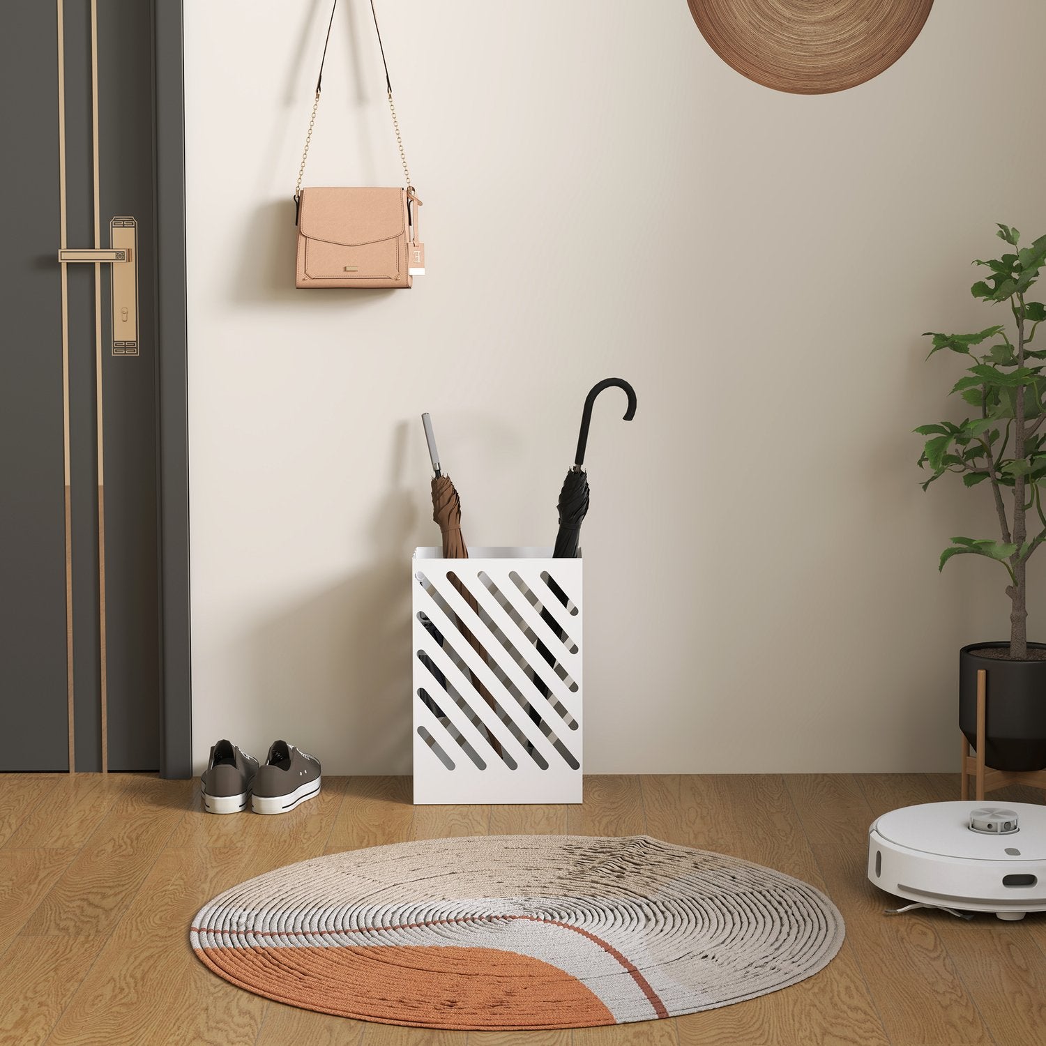 Paraplyställ i vit stål med krokar och vattenbricka