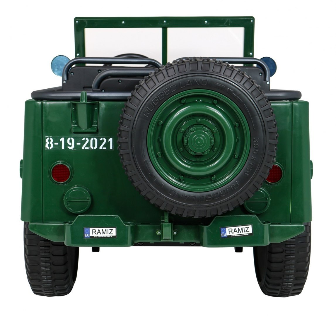 Retro 4x4 militärfordon med fjärrkontroll, LED, MP3, 3 säten