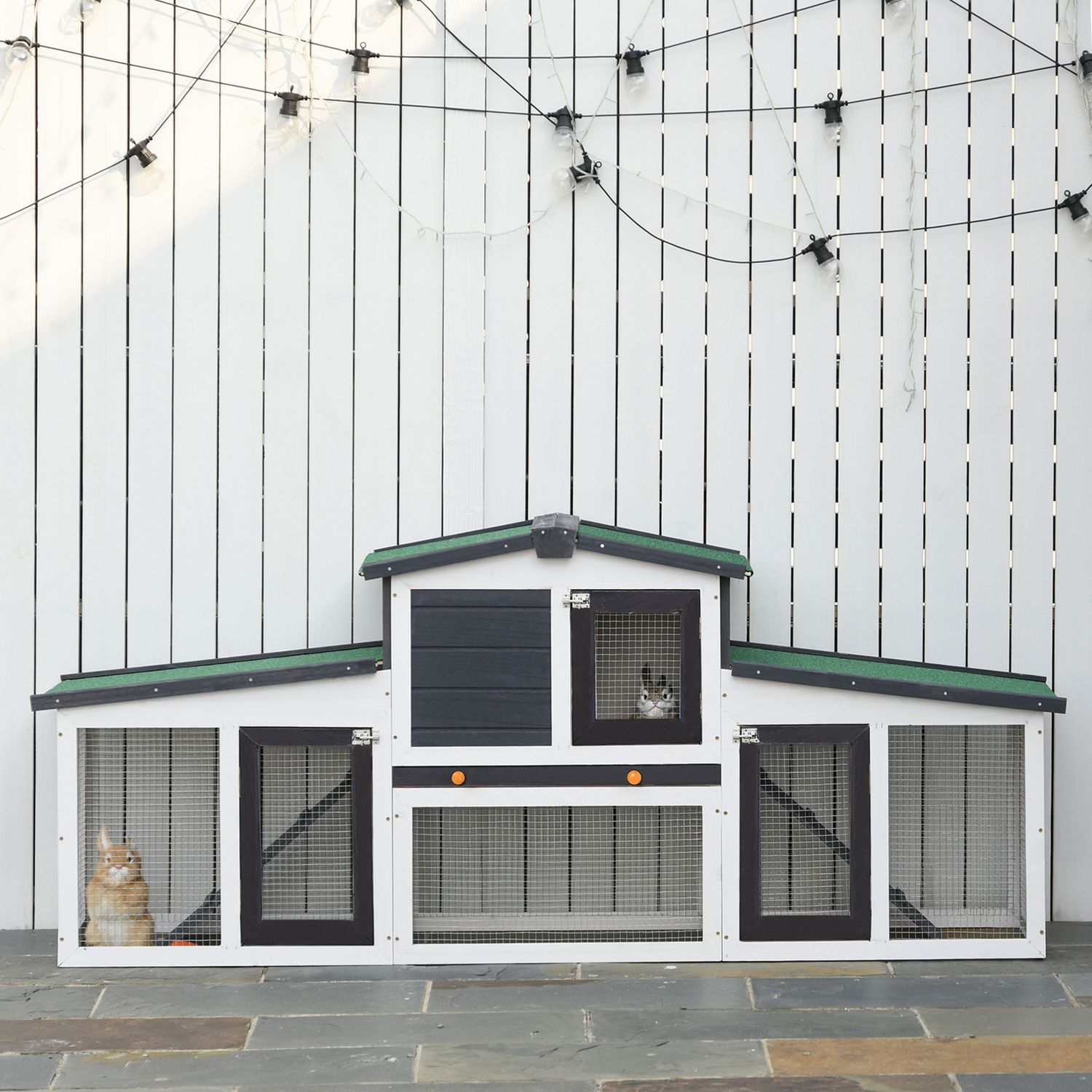 Små djurkoja, dubbeldäckad gran, väderbeständigt tak