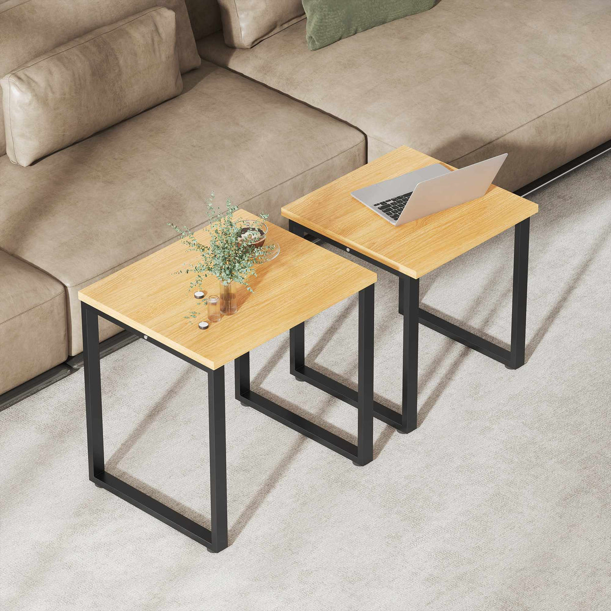 Sett med 2 sofabord, treutseende, metallramme, stablebar design