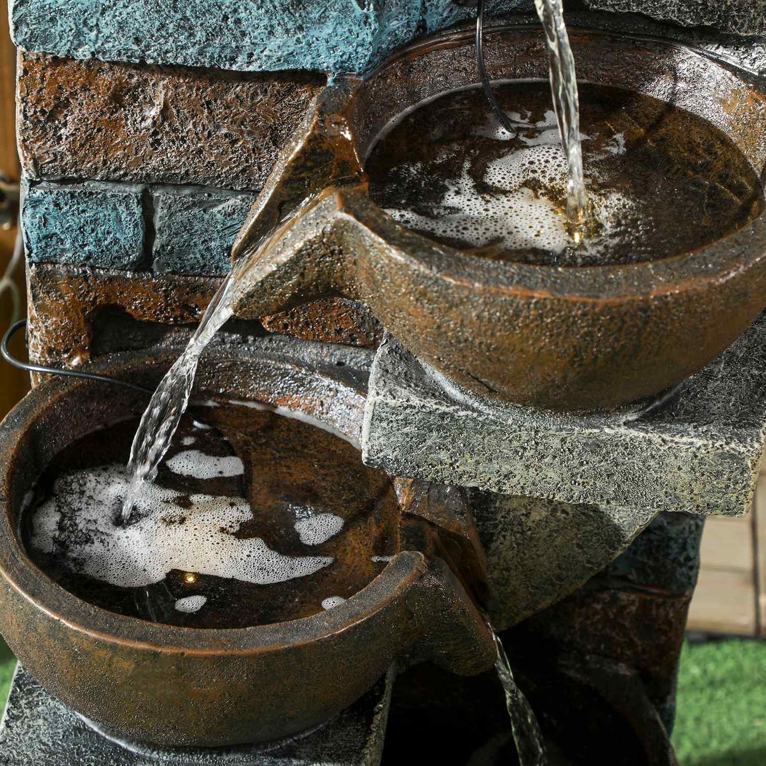 Solar Garden Fountain med LED-lampor – 5-tiers hartsdesign