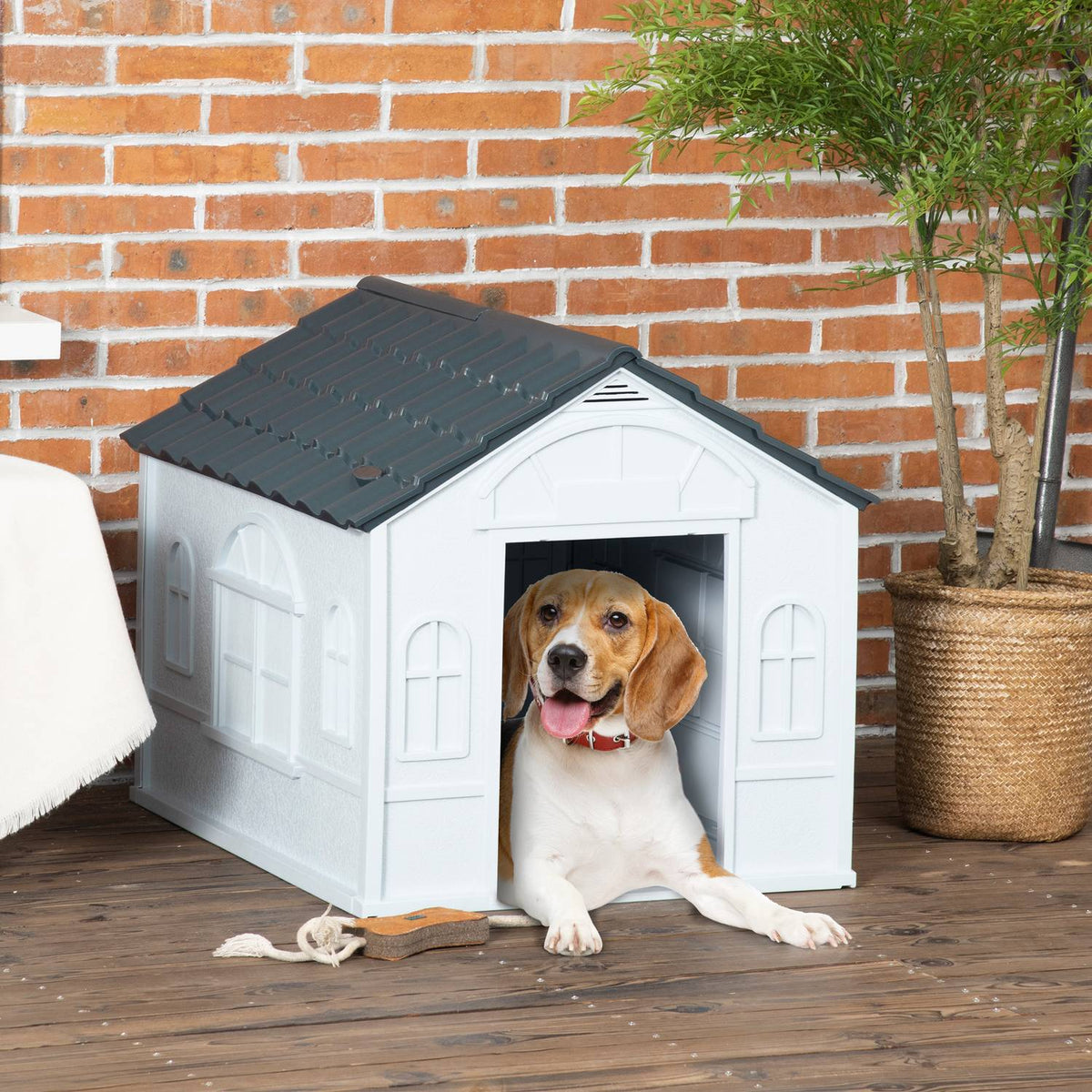 Værbestandig hundehus for utendørs – saltak, middels stor