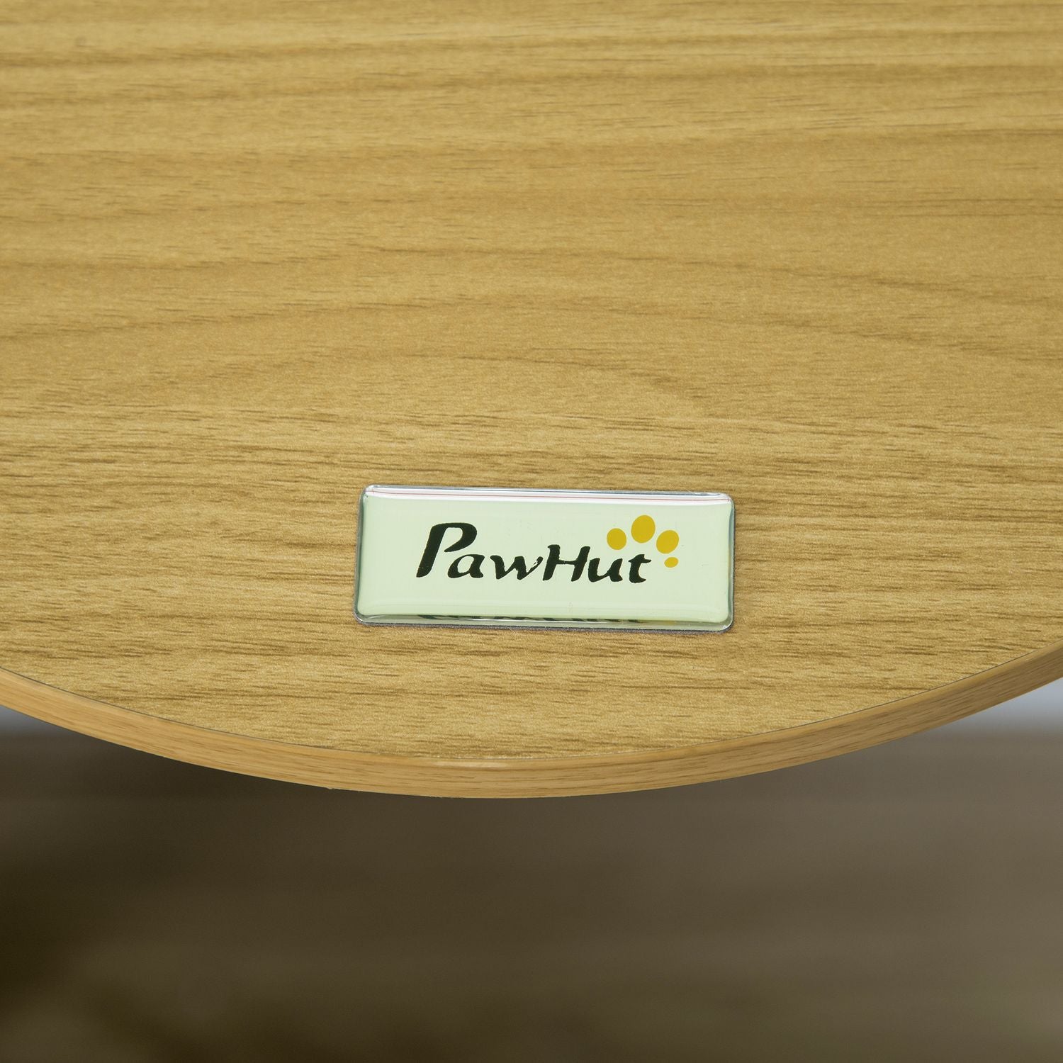 Vägghängd kattsäng med dyna, ek & kräm