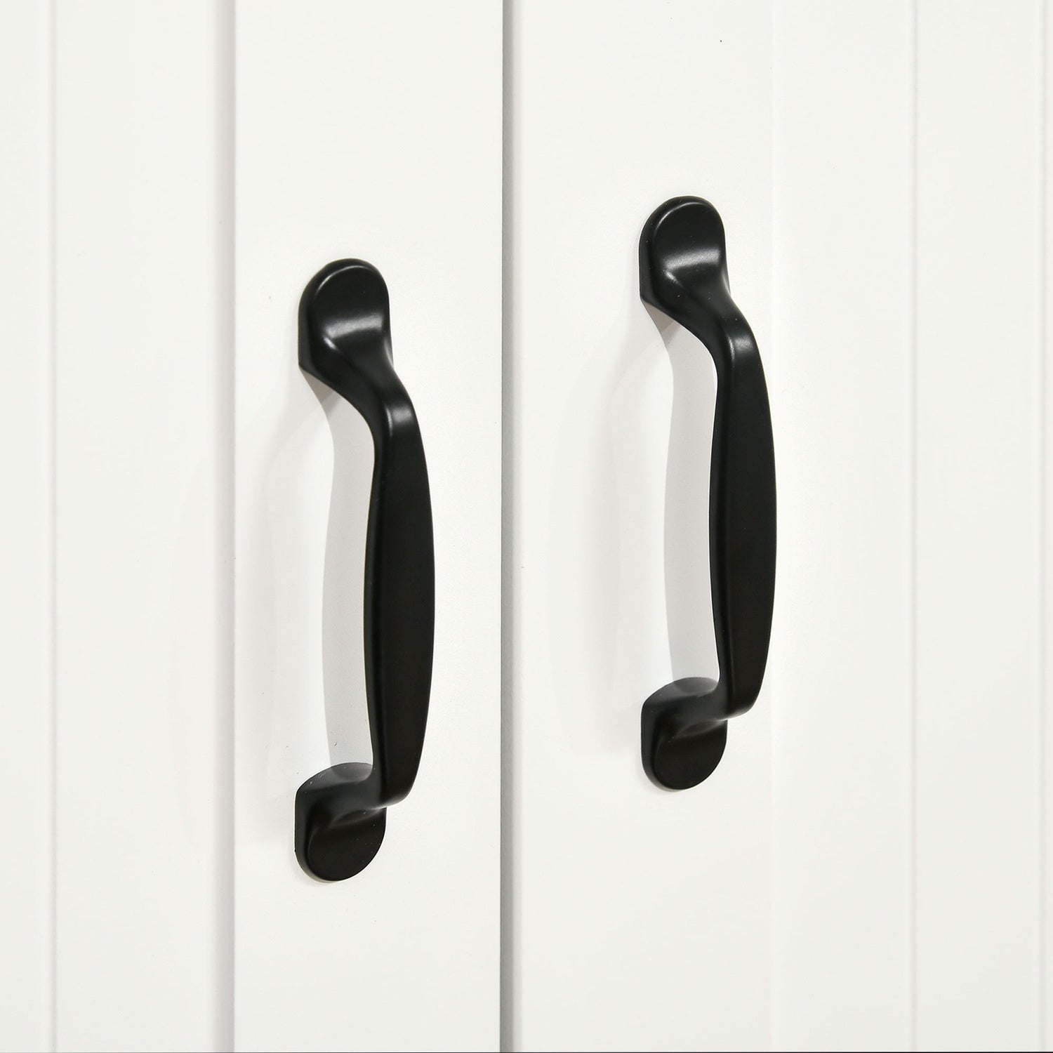 Vitt skänkskåp – 4 lådor & justerbar hylla