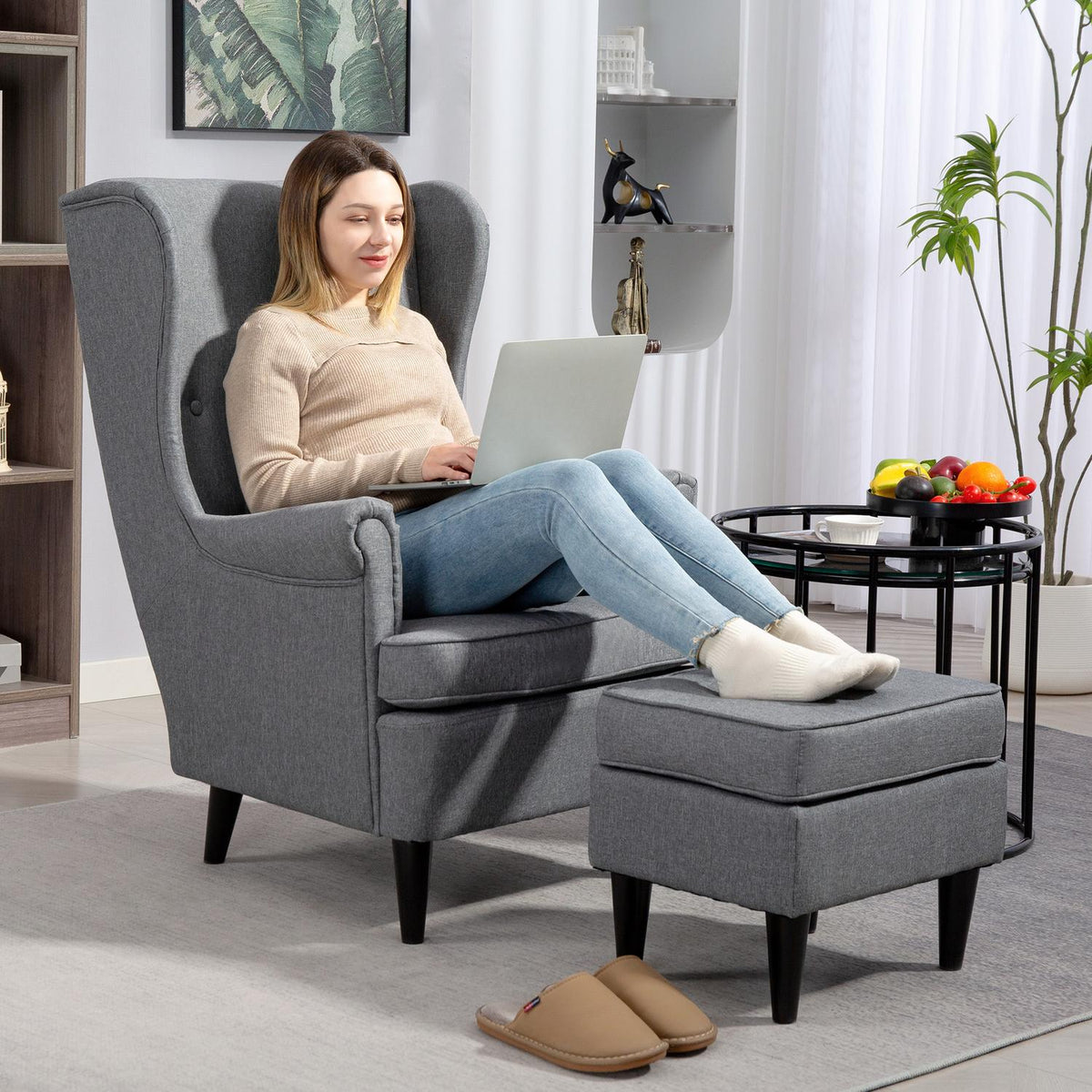 Wingback stol med osmanskt, grått tyg, gummiträben