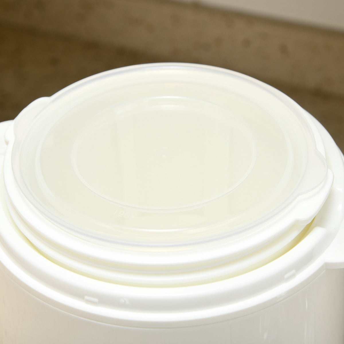 Yoghurtmaskin, kapasitet på 1,5 l, BPA-fri, 20 W effekt